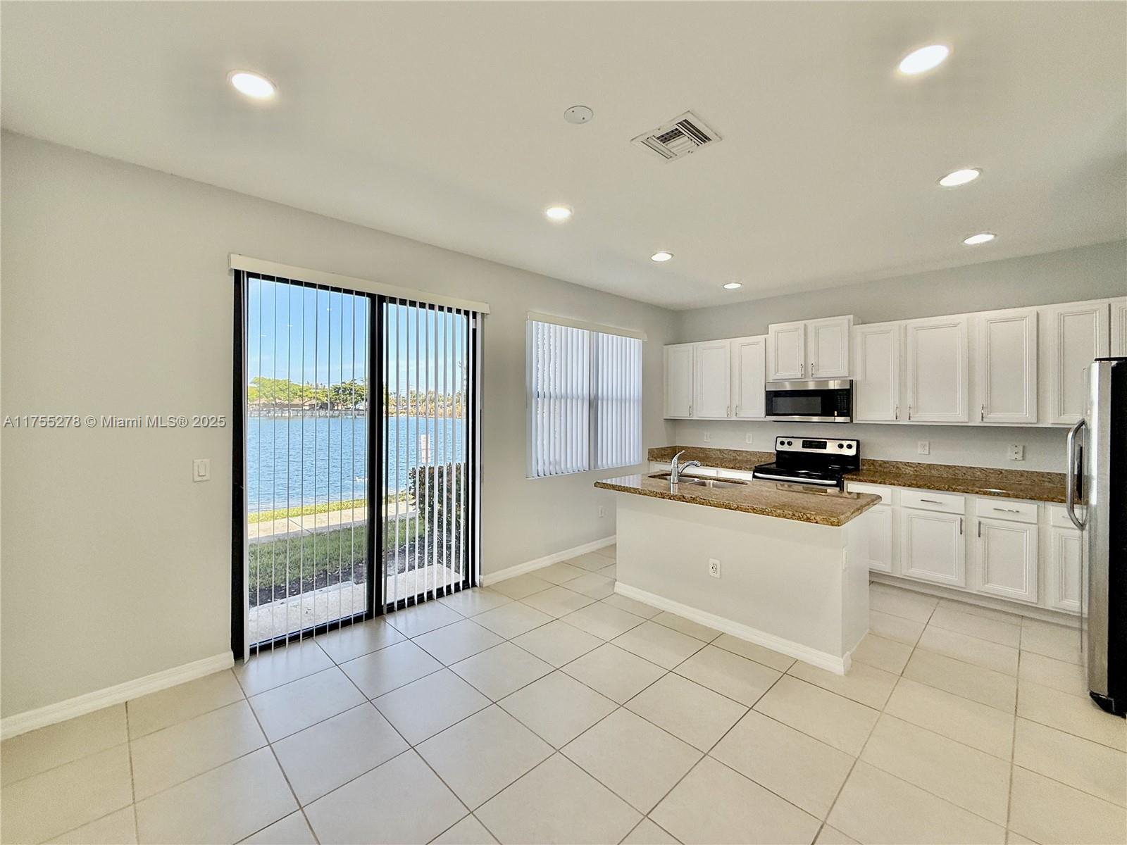 MADISON PLACE - Residential