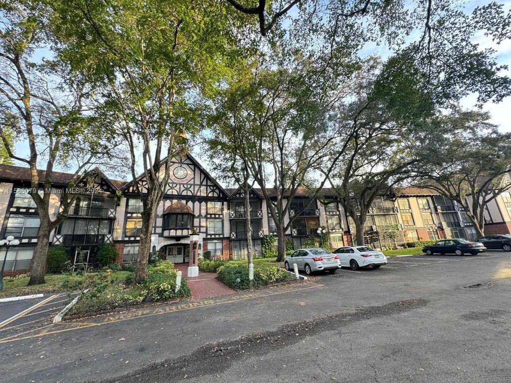 Photo of 3730 Inverrary Dr #3E, Lauderhill, FL 33319 (MLS # A11585079)