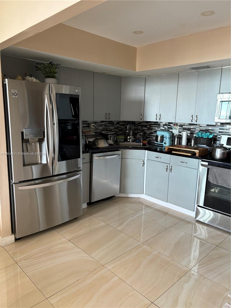 BAYVIEW TOWERS CONDO SOUT - Residential Lease