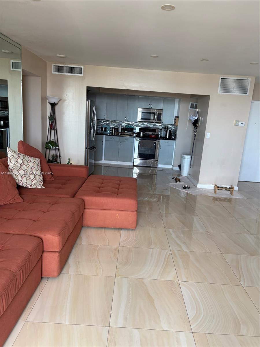 BAYVIEW TOWERS CONDO SOUT - Residential Lease