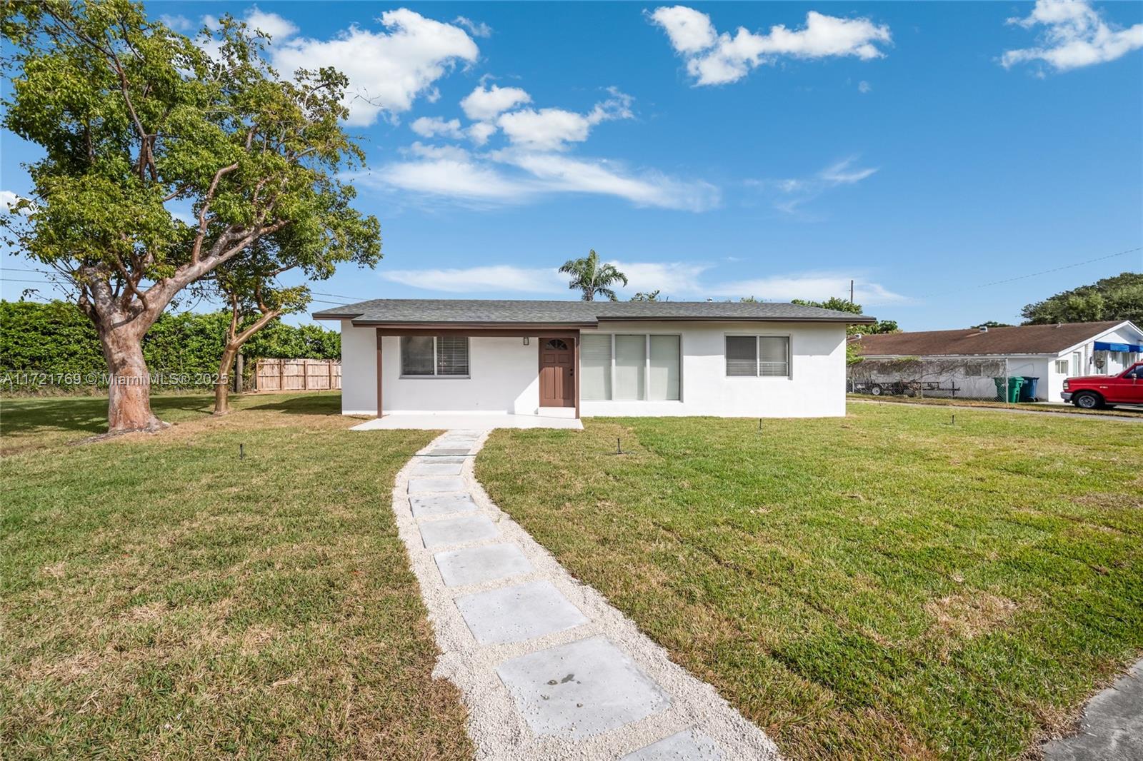 8831 Sw 43rd St, Miami, Broward County, Florida - 3 Bedrooms  
2 Bathrooms - 