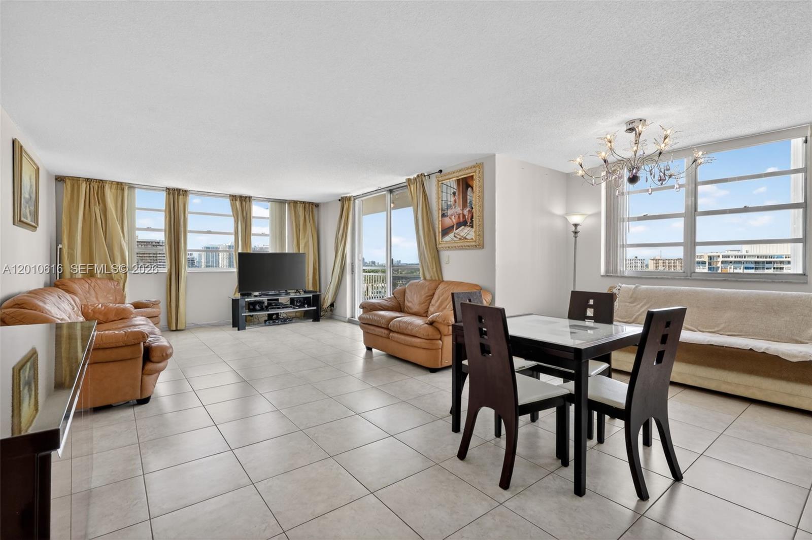 PLAZA TOWERS SOUTH CONDO - Residential
