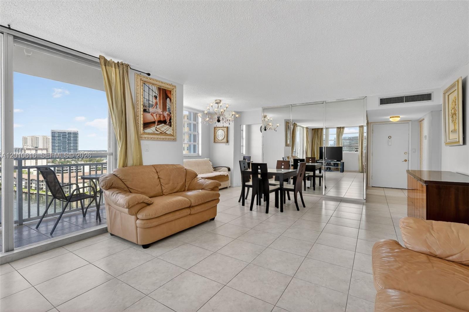 PLAZA TOWERS SOUTH CONDO - Residential