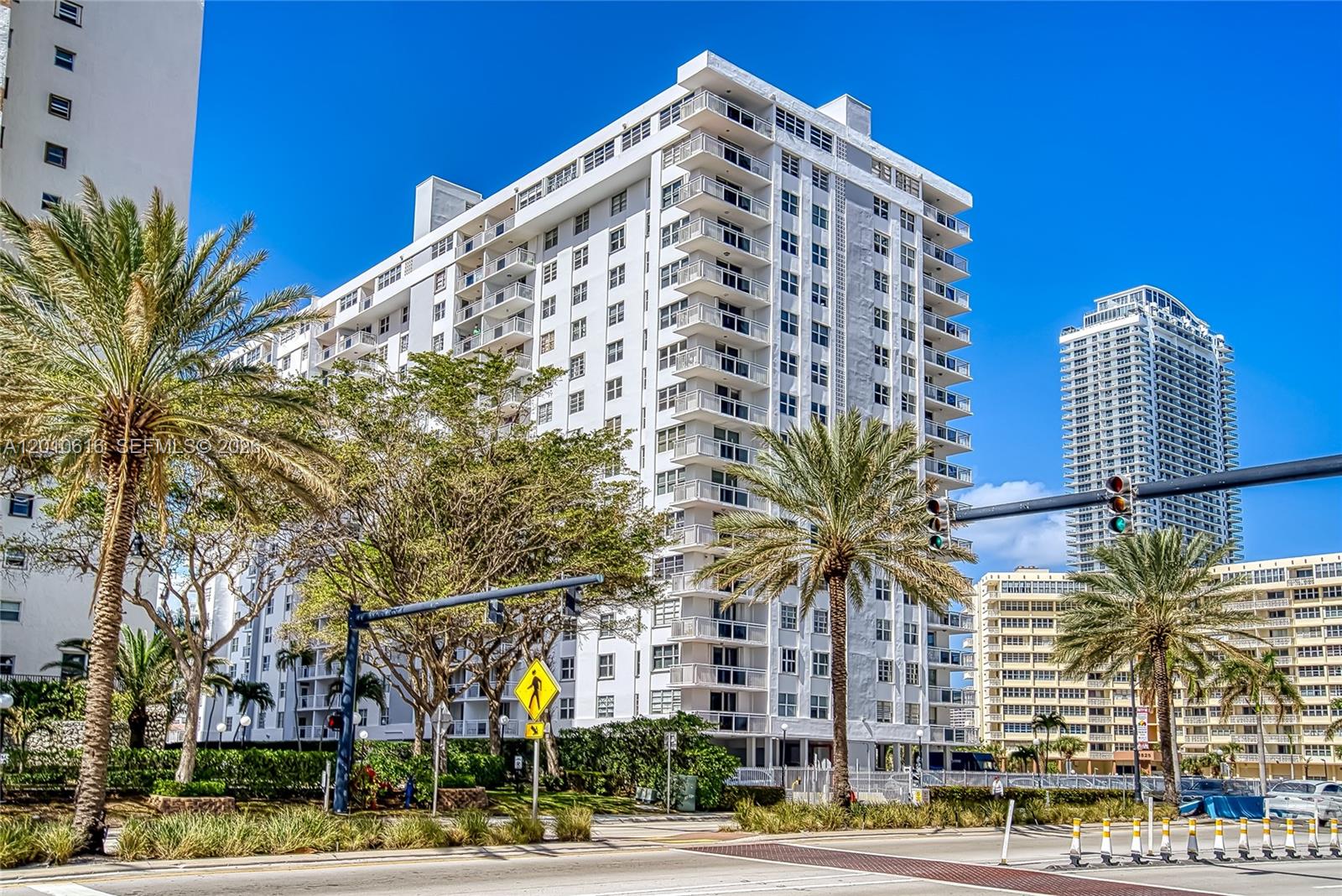PLAZA TOWERS SOUTH CONDO - Residential