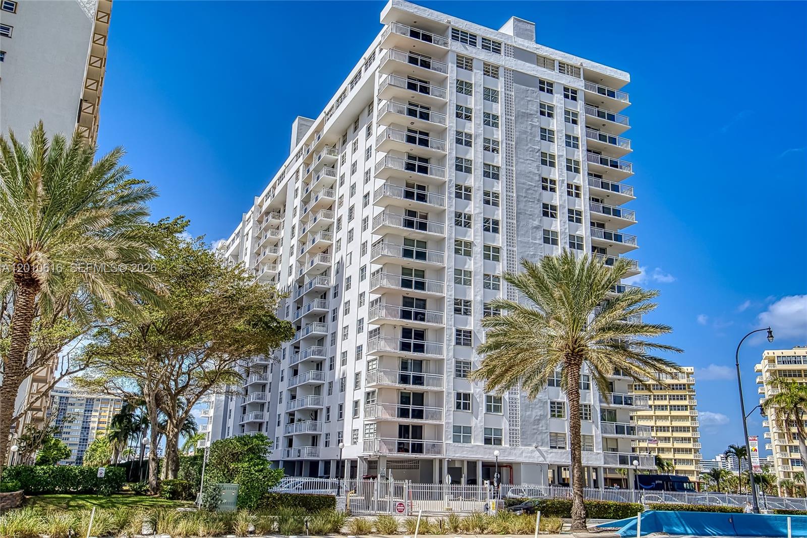 PLAZA TOWERS SOUTH CONDO - Residential