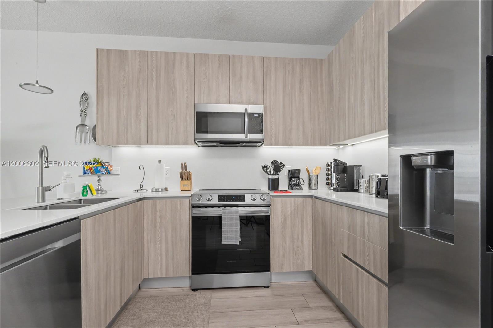 HIDDEN FOREST AT SILVER C - Residential Lease