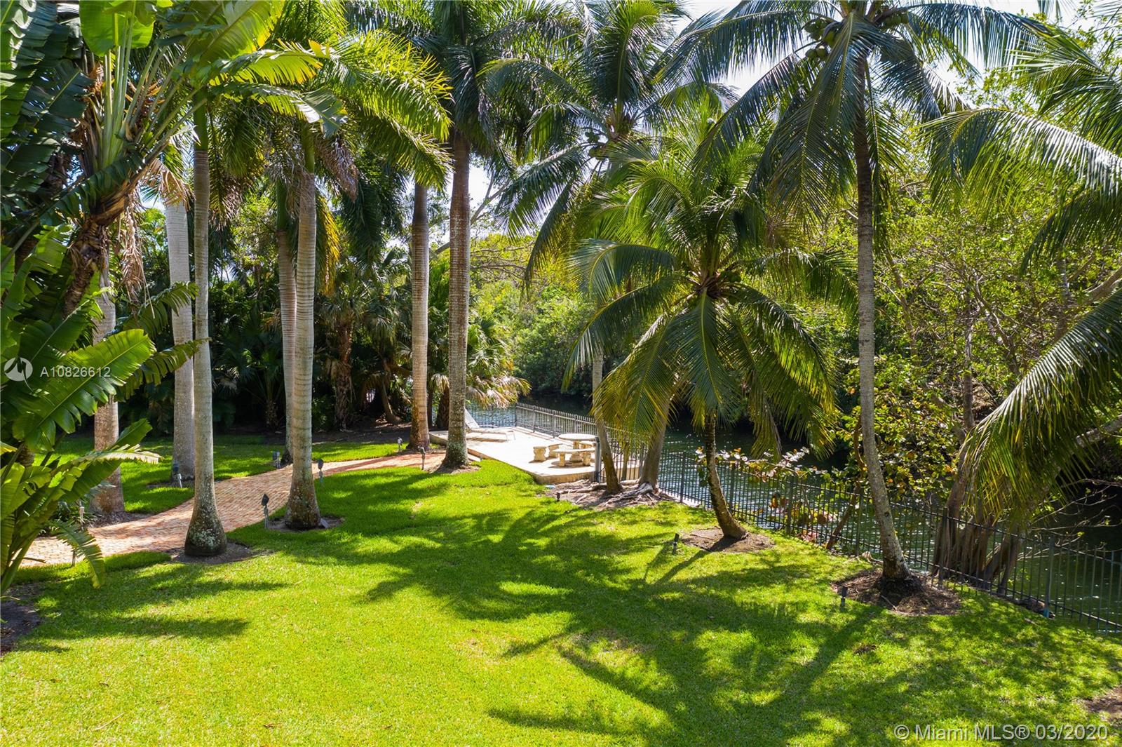 SNAPPER CREEK LAKES SUB - Residential