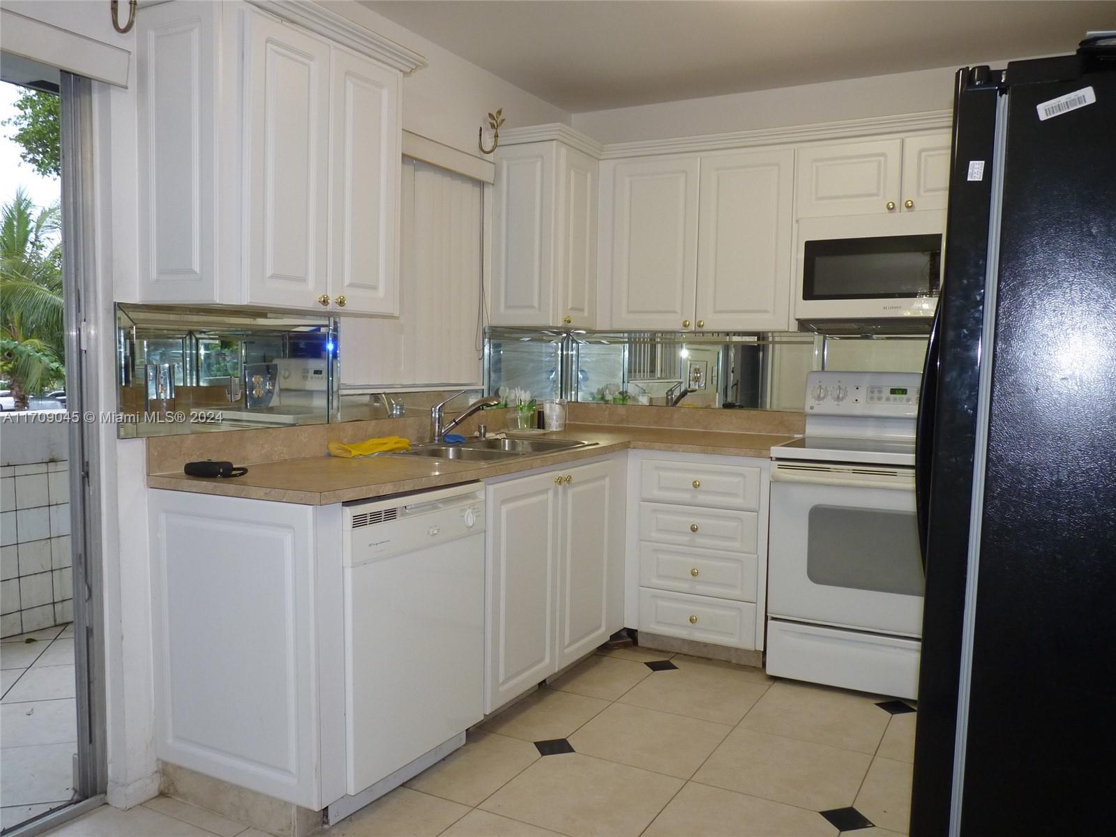 313 SW 1st Ct L-7