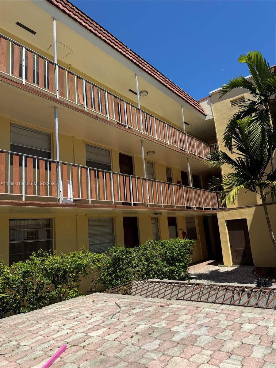 OXFORT COURT CONDO - Residential