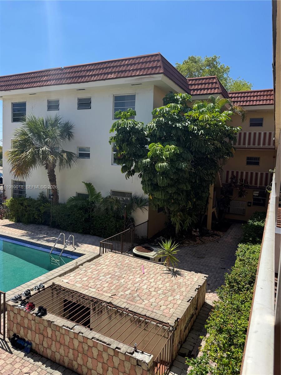 OXFORT COURT CONDO - Residential