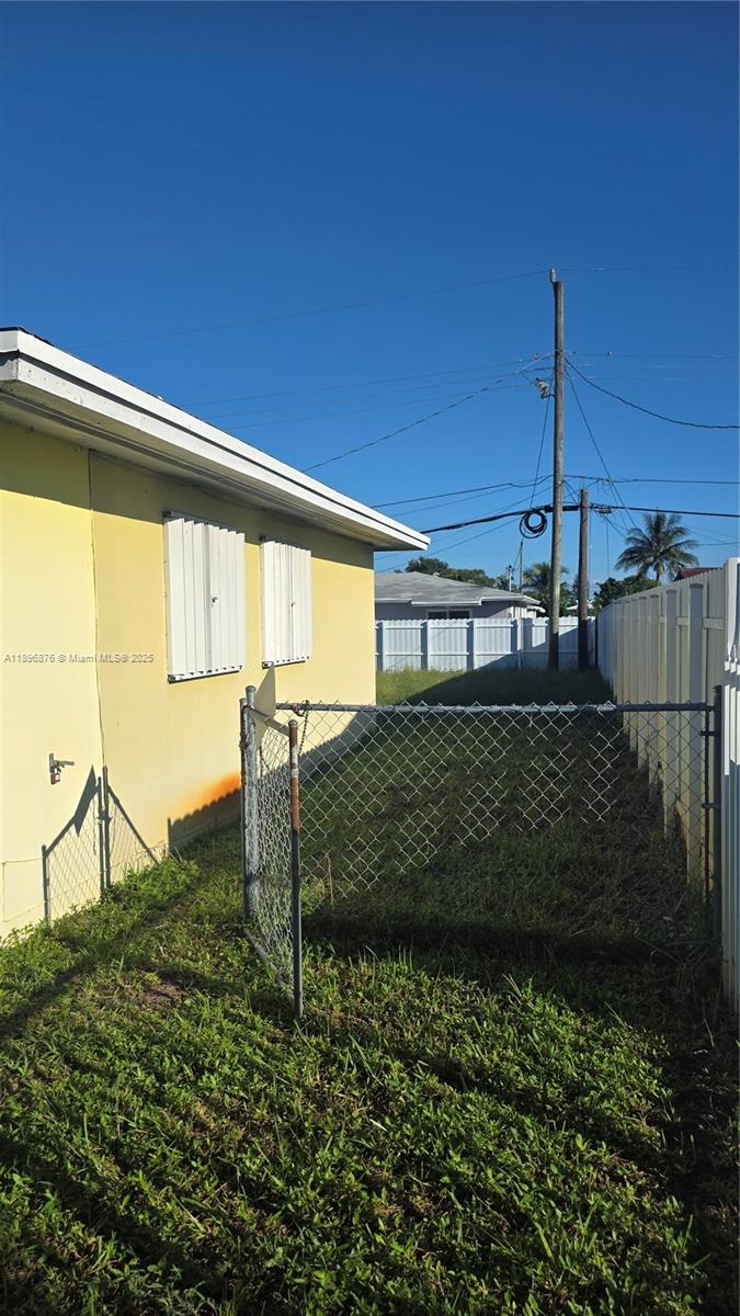 CAROL CITY 4TH ADDN - Residential