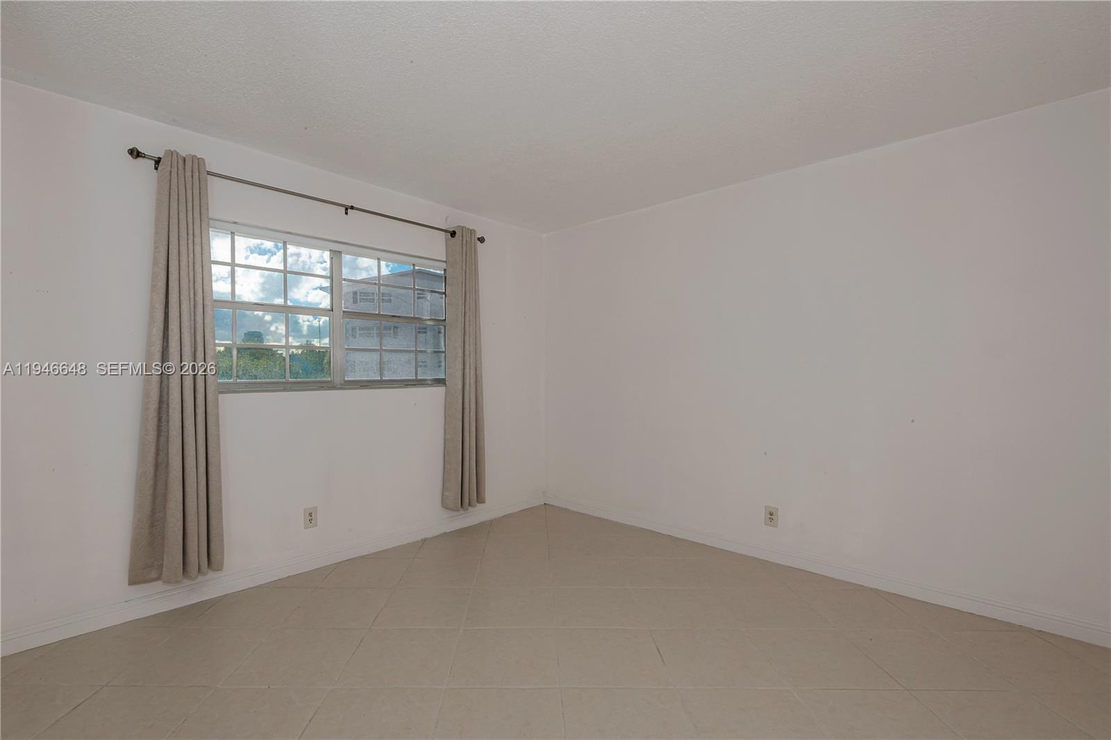 ISLE OF PARADISE CO-OP - Residential