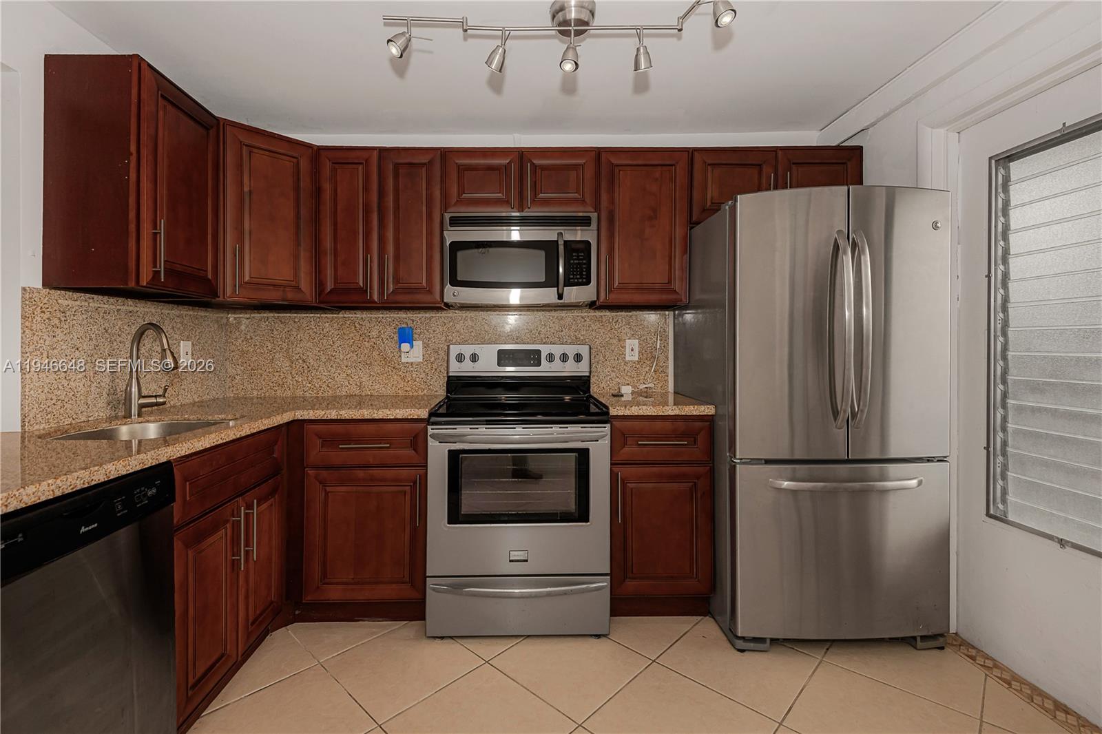 ISLE OF PARADISE CO-OP - Residential