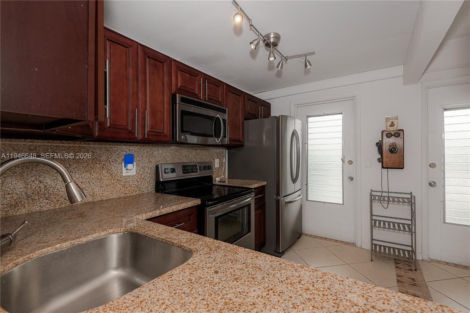 ISLE OF PARADISE CO-OP - Residential