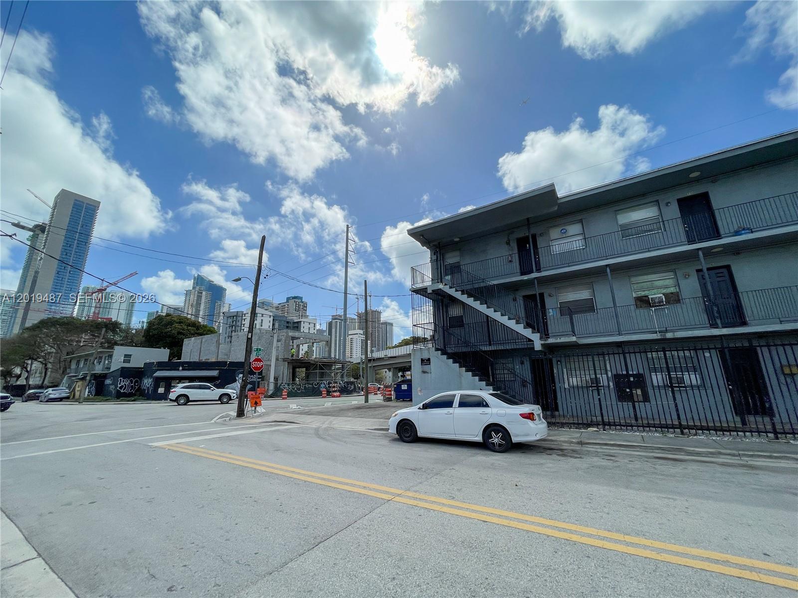 MIAMI NORTH - Residential Income