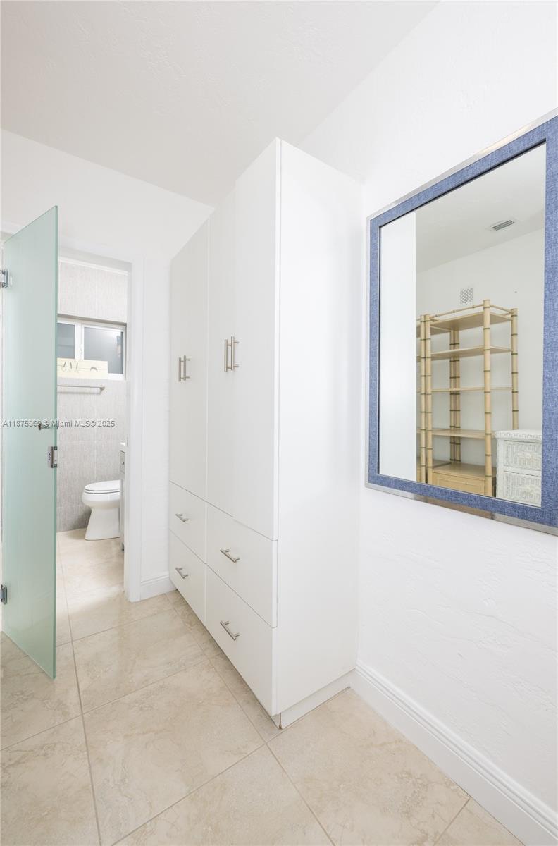 HOLLYWOOD BEACH SECOND AD - Residential Lease