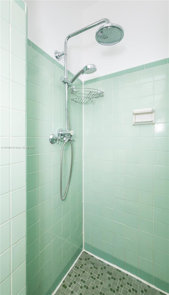 HOLLYWOOD BEACH SECOND AD - Residential Lease