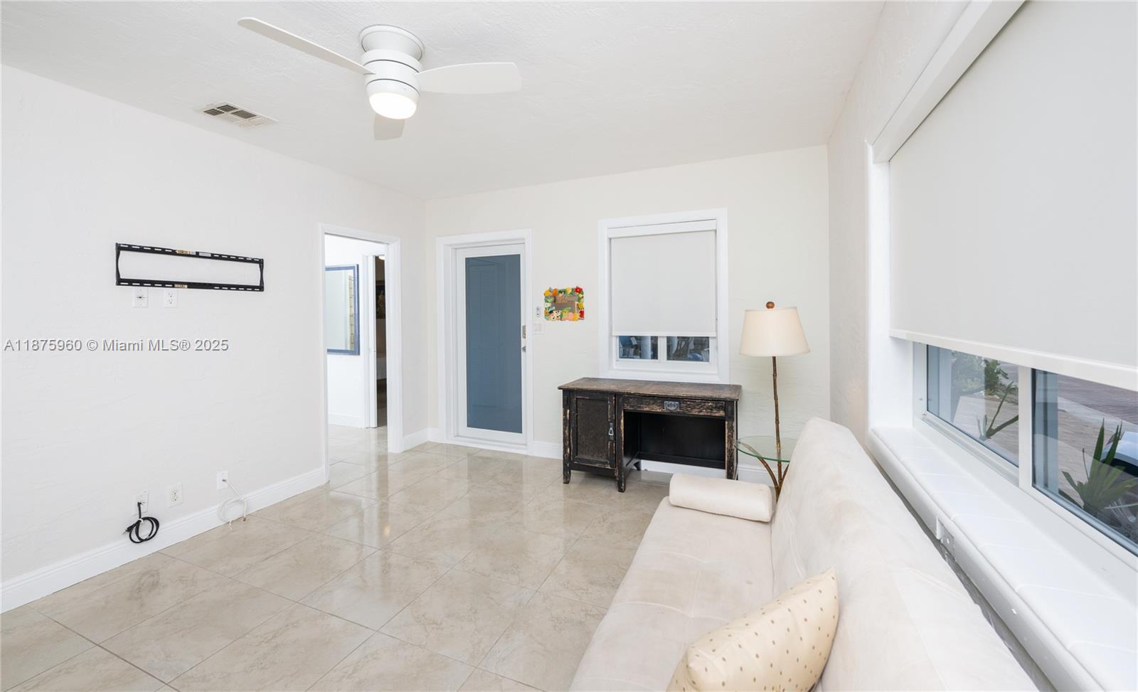 HOLLYWOOD BEACH SECOND AD - Residential Lease