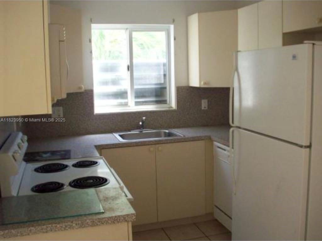 Property for Sale at 13920 Ne 2nd Ave 3A, Miami, Broward County, Florida - Bedrooms: 4 
Bathrooms: 2  - $278,000