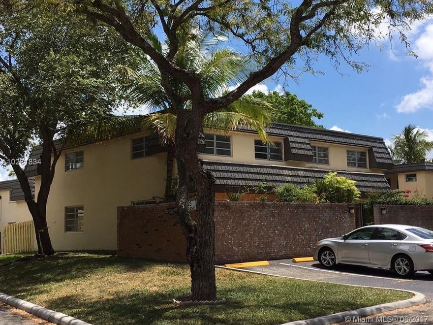 Total Renewed!&#xD;&#xA;New porcelain tile floor, brand new kitchen, new stainless steel appliances, new A/C unit, laminated floors in bedrooms, patio with new fence. &#xD;&#xA;Assoc. fee include water, Comcast basic cable, exterior areas, insurance.&#xD;&#xA;Great location! close to shoppings, restaurant, mall.&#xD;&#xA;&#xD;&#xA;&#xD;&#xA;MUST SEE !