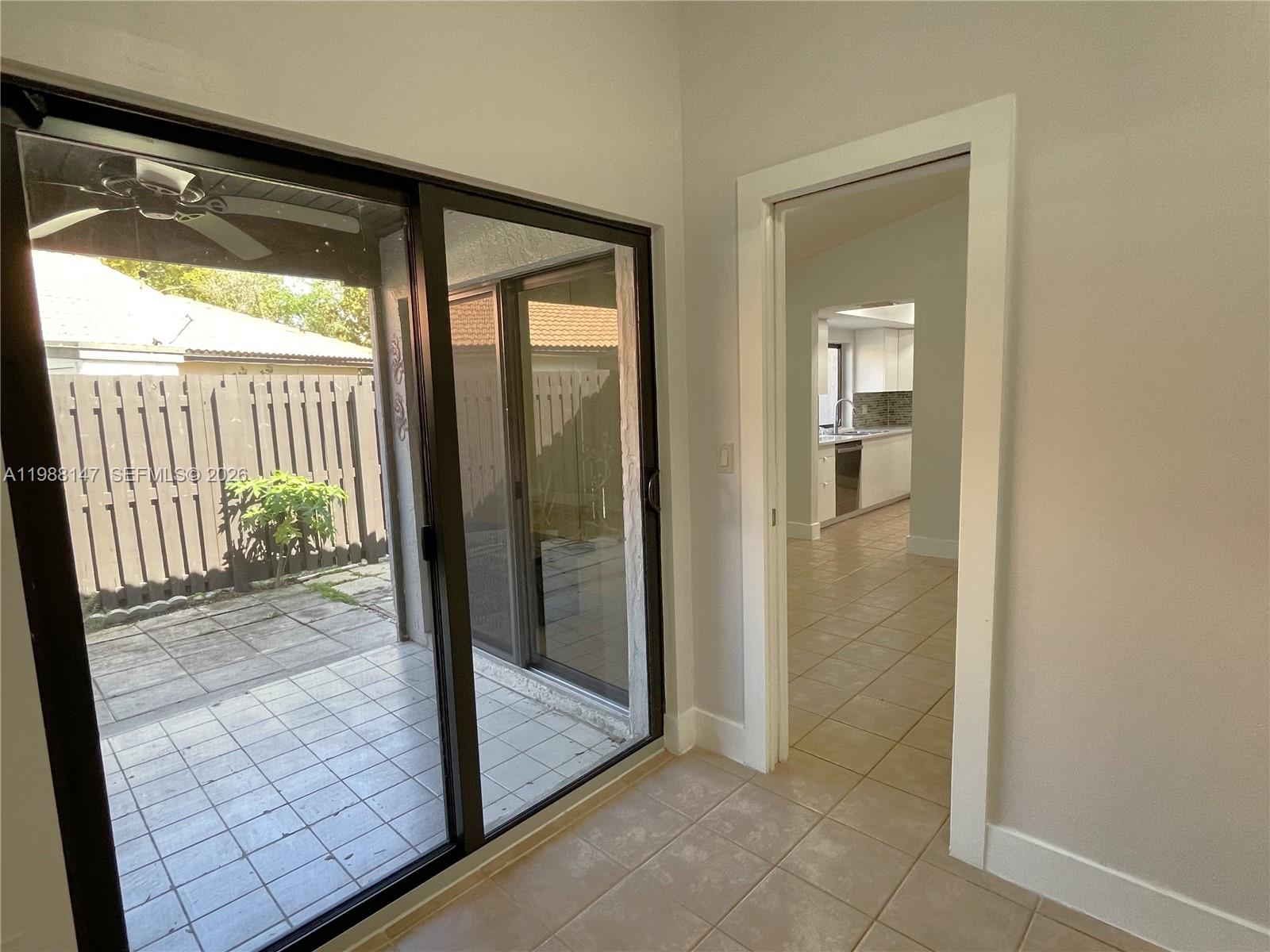 LAKES MEADOW VILG HOMES C - Residential Lease