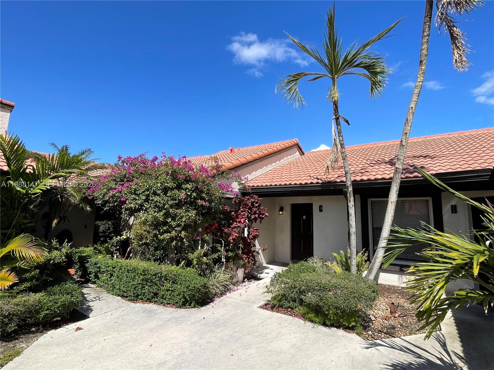 LAKES MEADOW VILG HOMES C - Residential Lease