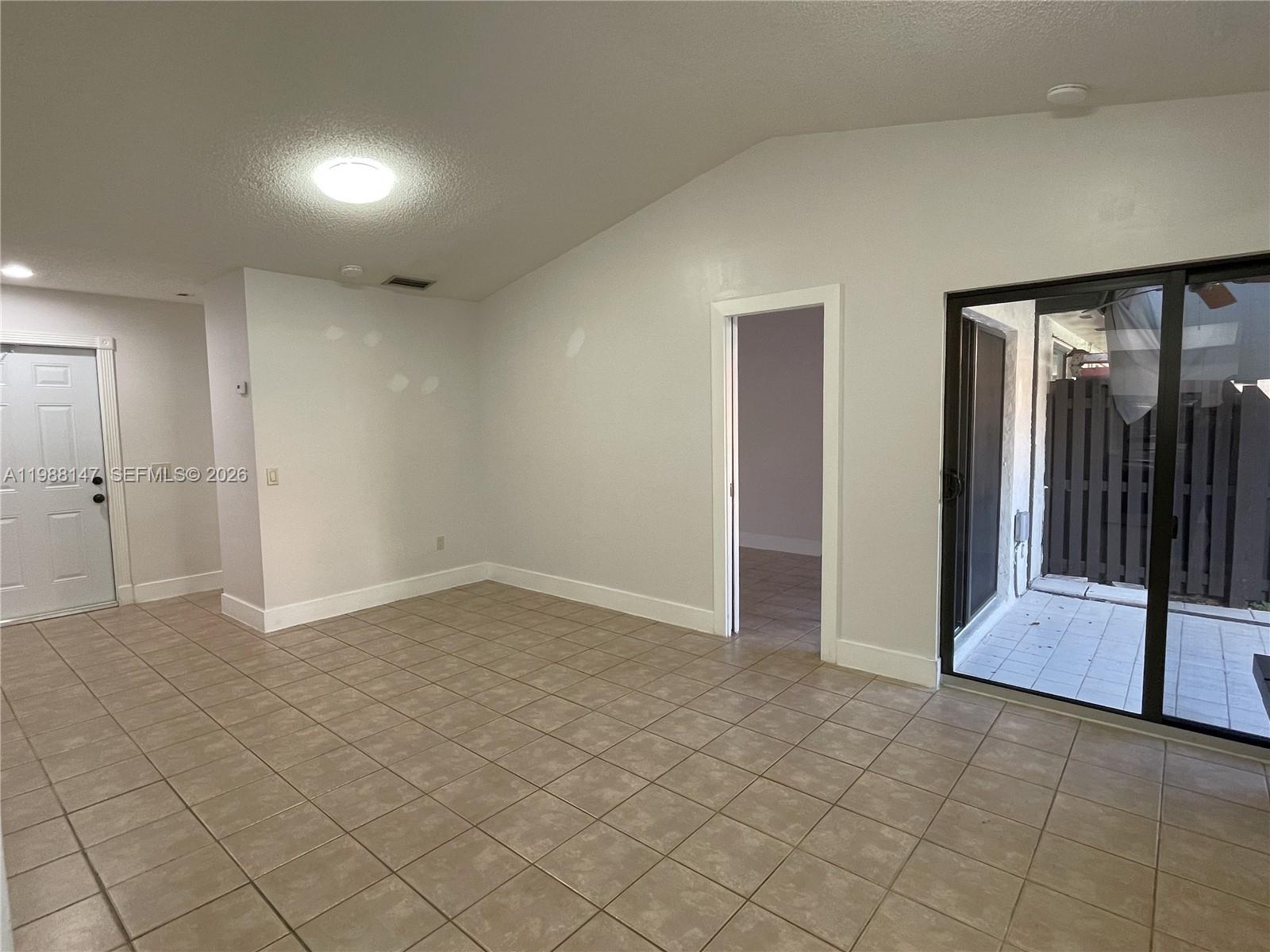 LAKES MEADOW VILG HOMES C - Residential Lease