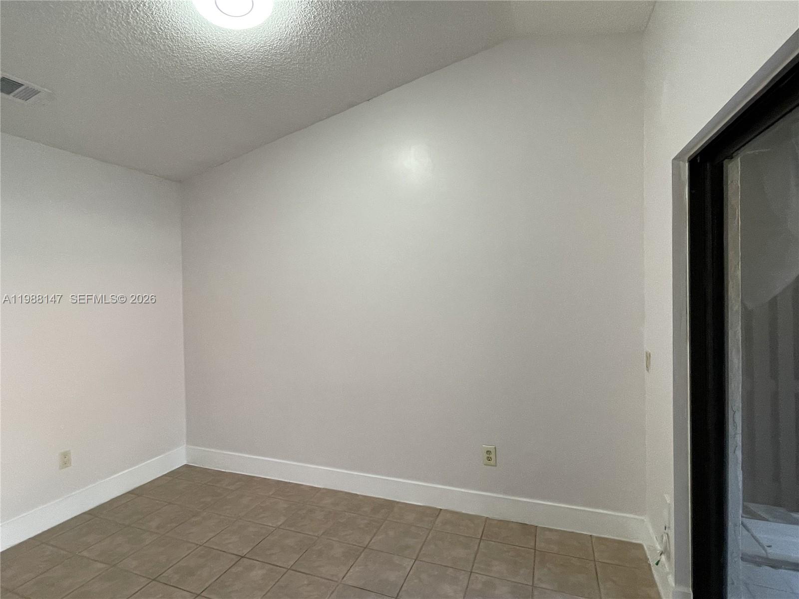 LAKES MEADOW VILG HOMES C - Residential Lease