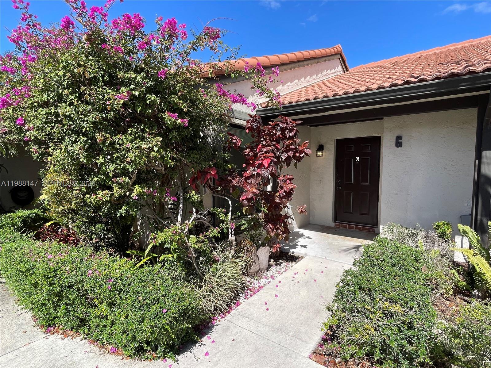 LAKES MEADOW VILG HOMES C - Residential Lease