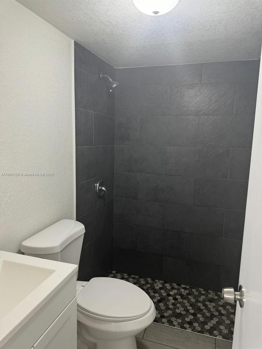 858 NW 29th Ter