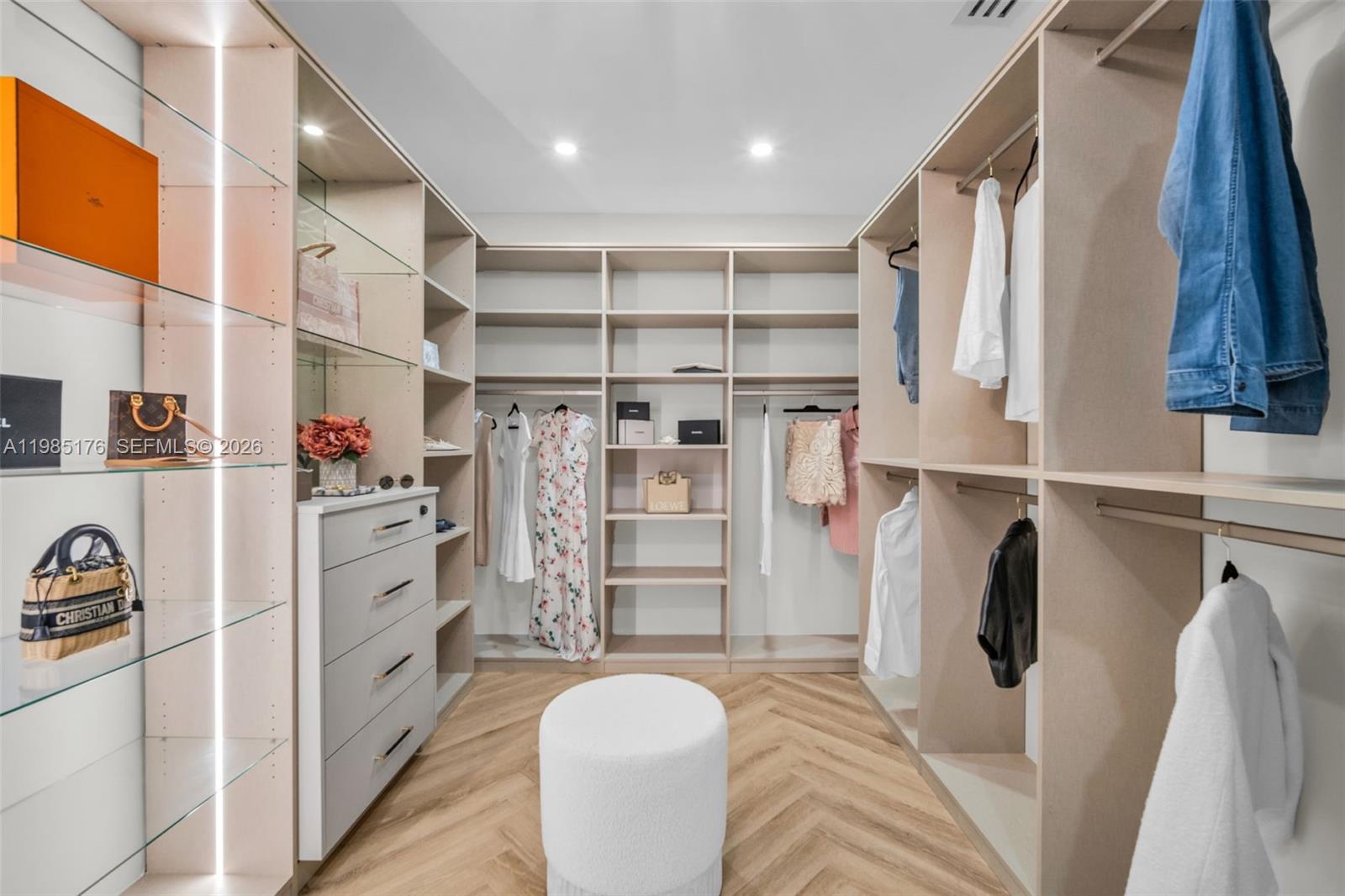 HOLLYWOOD HILLS NORTH SEC - Residential