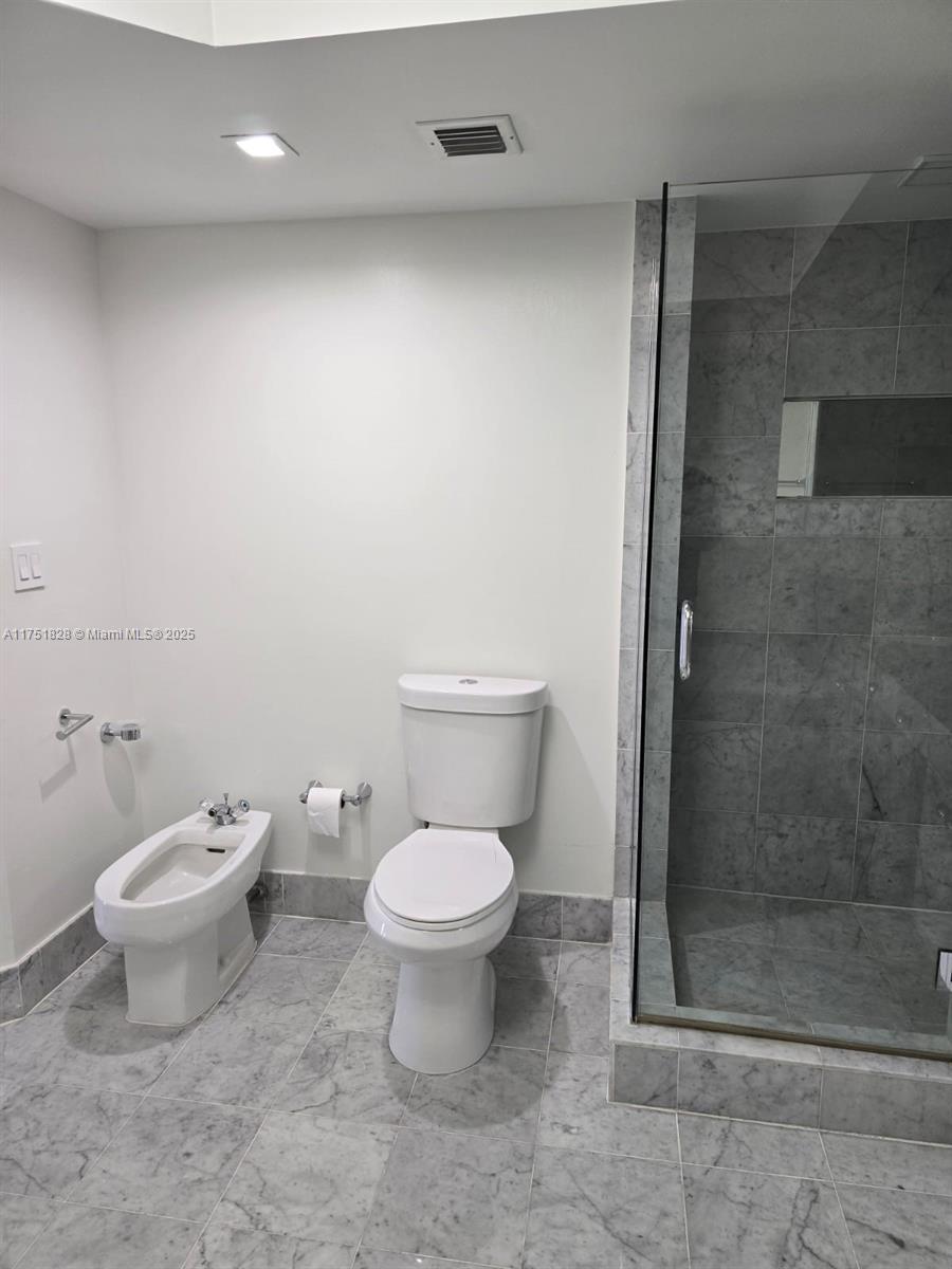 HARBOR TWS AT THE WATERWA - Residential Lease