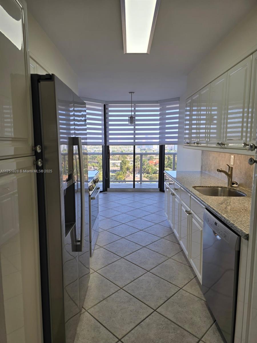 HARBOR TWS AT THE WATERWA - Residential Lease