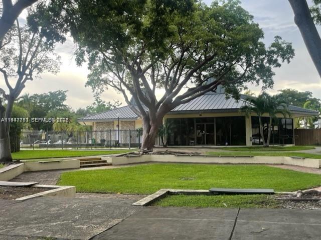 KENDALE LK TOWNHOUSE COND - Residential