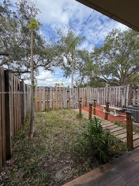 KENDALE LK TOWNHOUSE COND - Residential