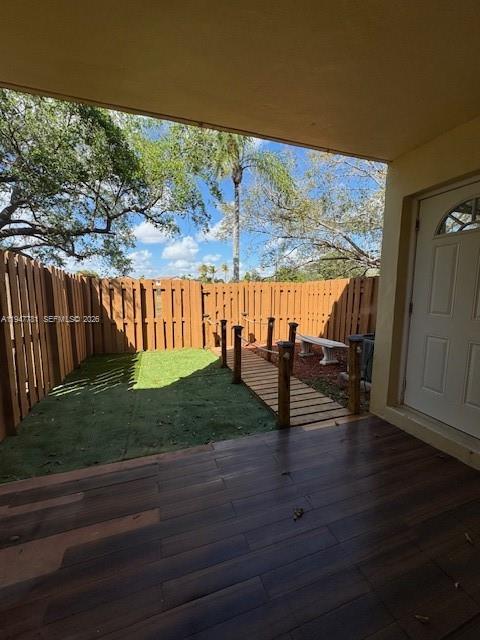 KENDALE LK TOWNHOUSE COND - Residential