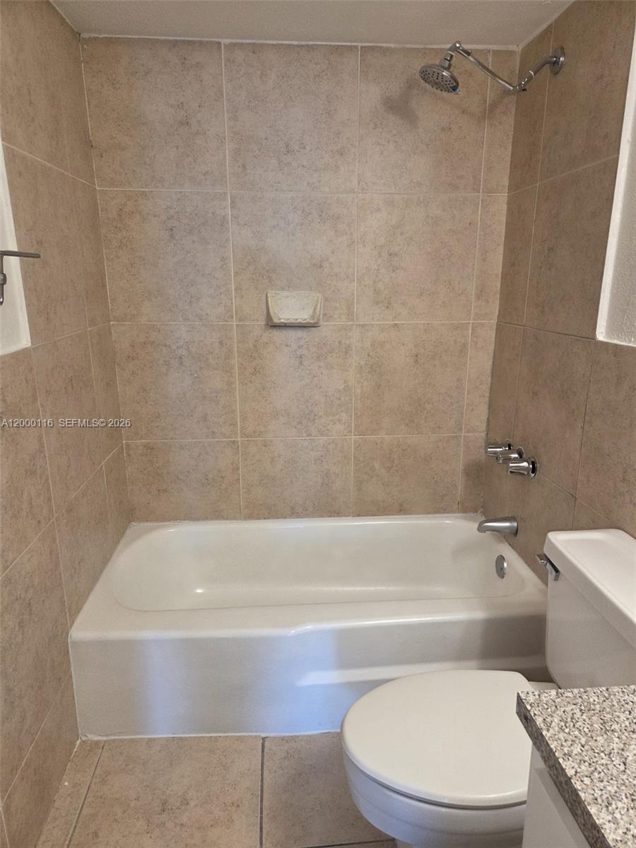 BAYVIEW PALMS CONDO - Residential Lease