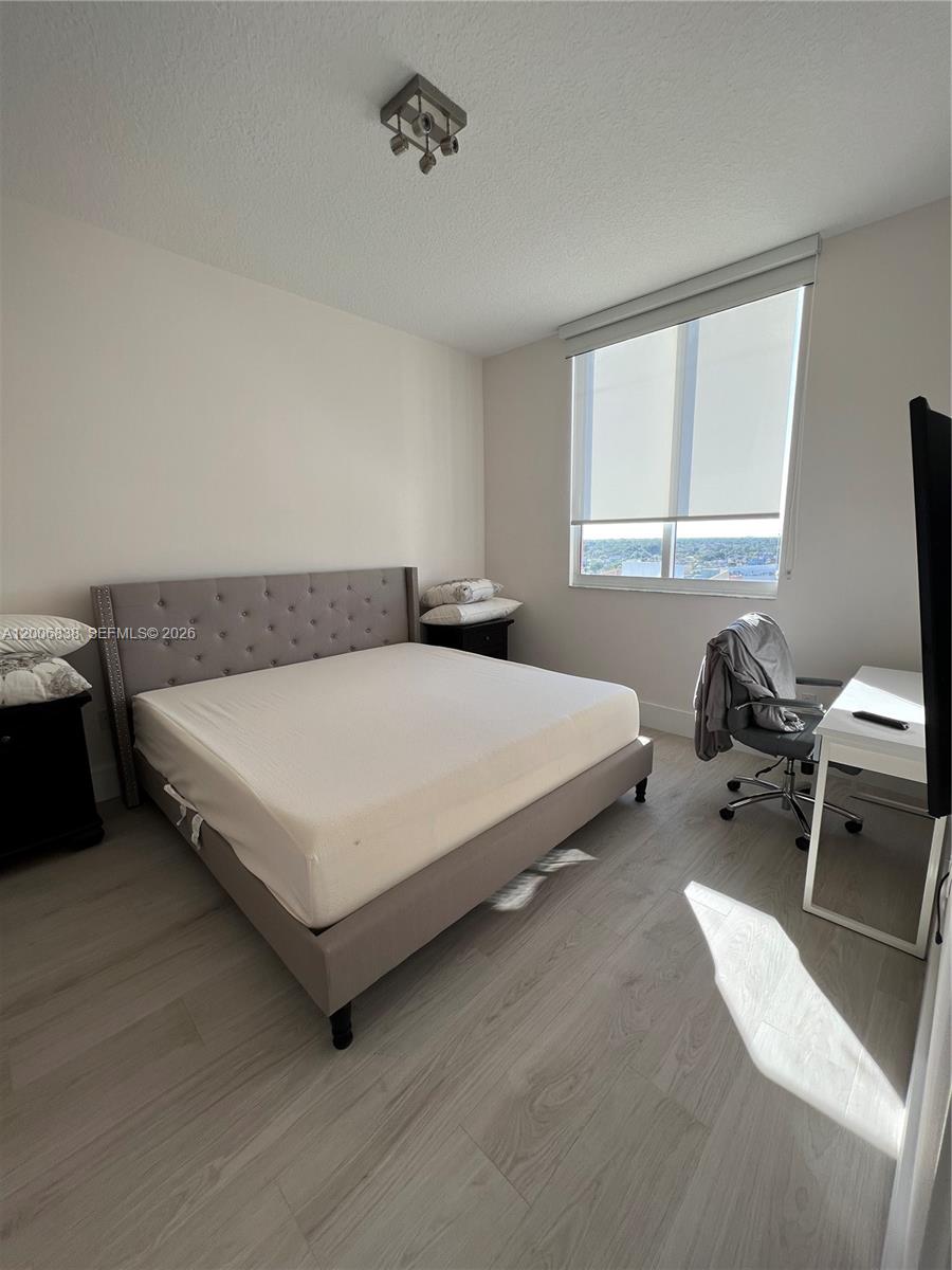 VENTURE AT AVENTURA EAST - Residential