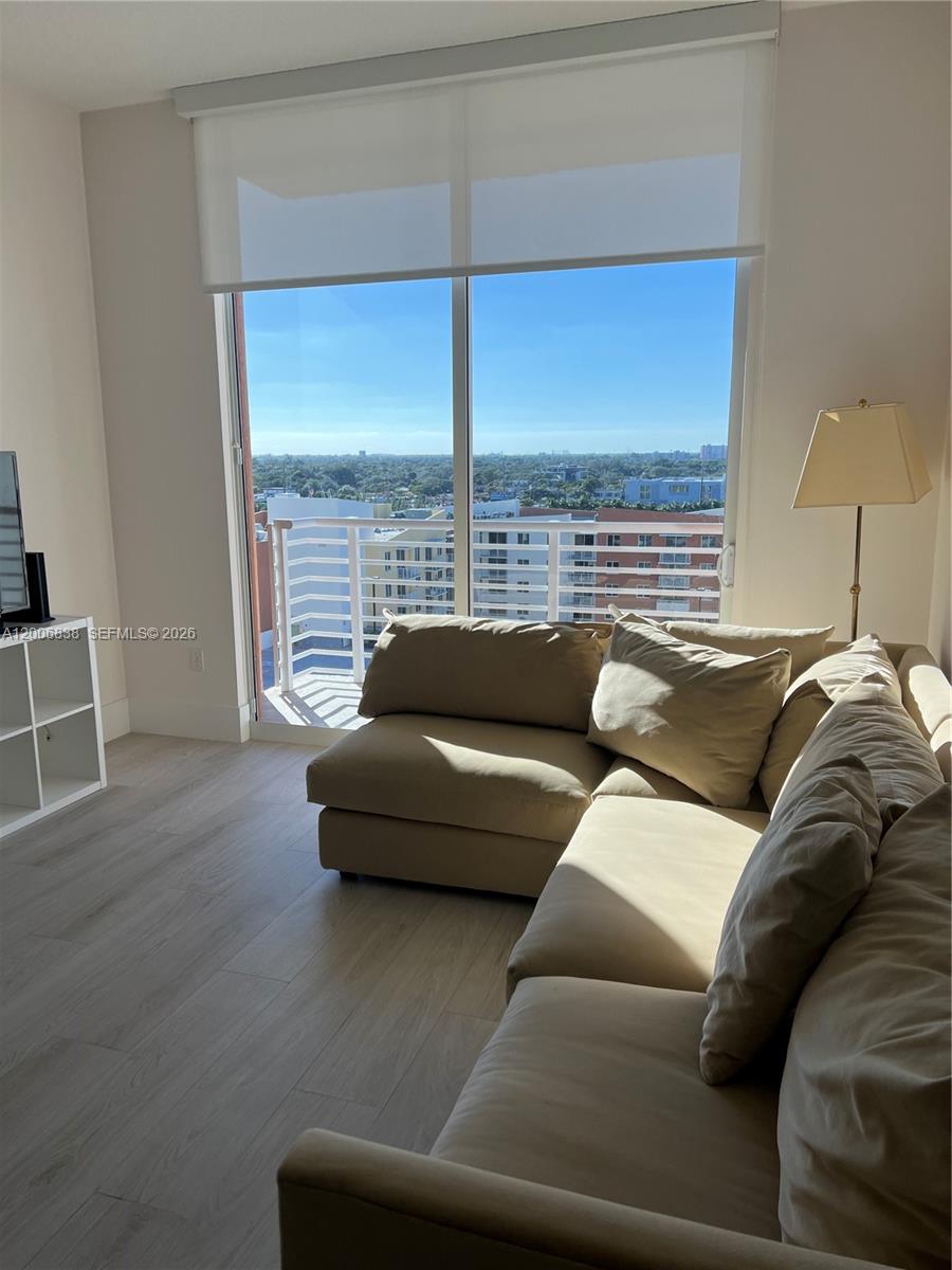 VENTURE AT AVENTURA EAST - Residential