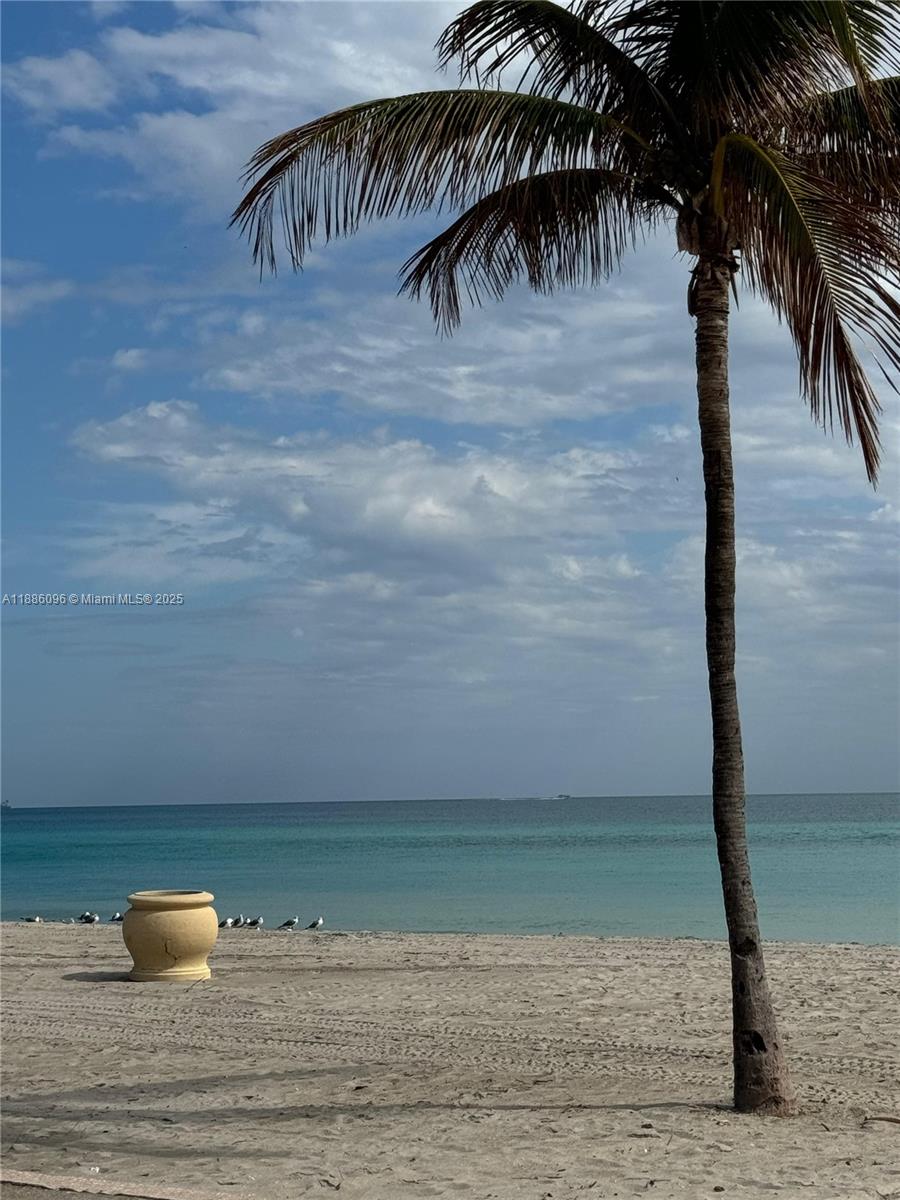 HOLLYWOOD BEACH SECOND AD - Residential Lease