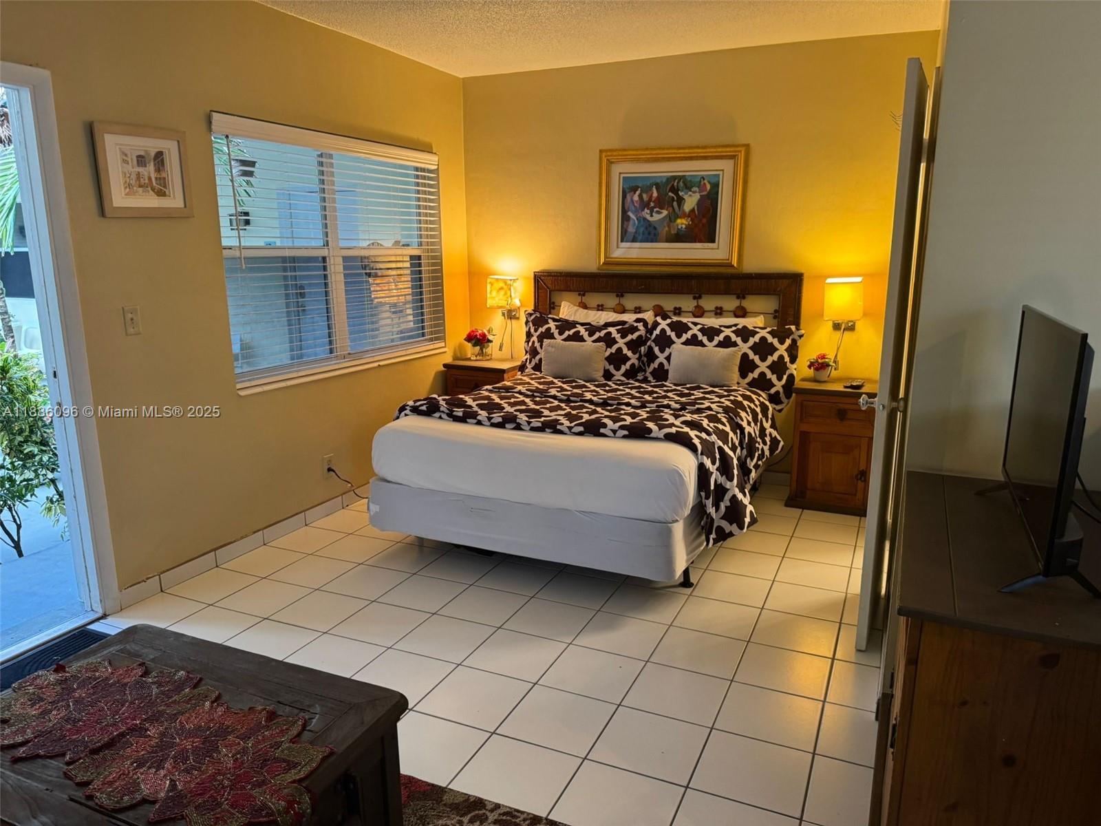 HOLLYWOOD BEACH SECOND AD - Residential Lease