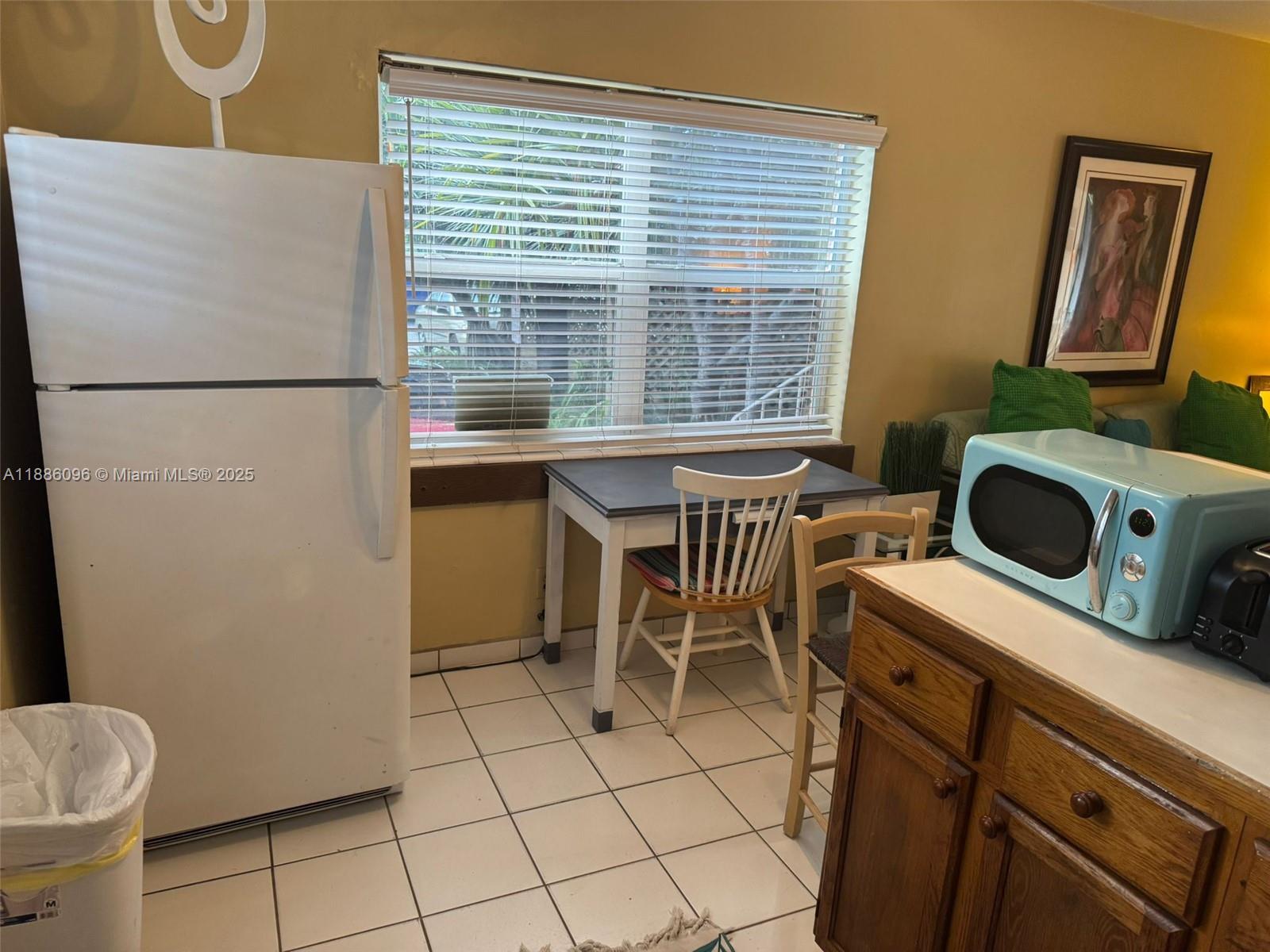 HOLLYWOOD BEACH SECOND AD - Residential Lease