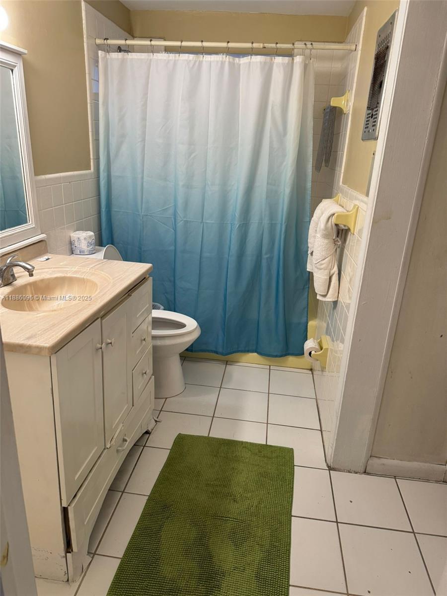 HOLLYWOOD BEACH SECOND AD - Residential Lease