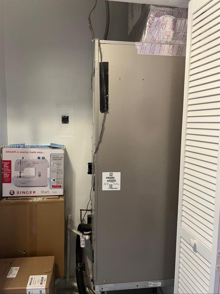 MEADOW WOOD MANOR #4 - Residential Lease