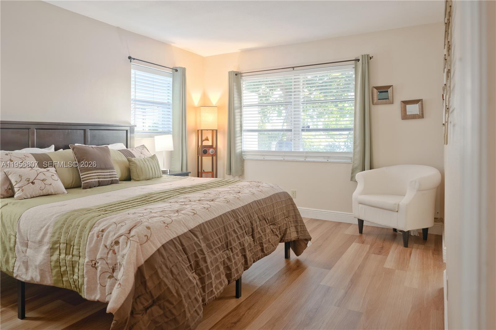 CRYSTAL LAKE VILLAS - Residential