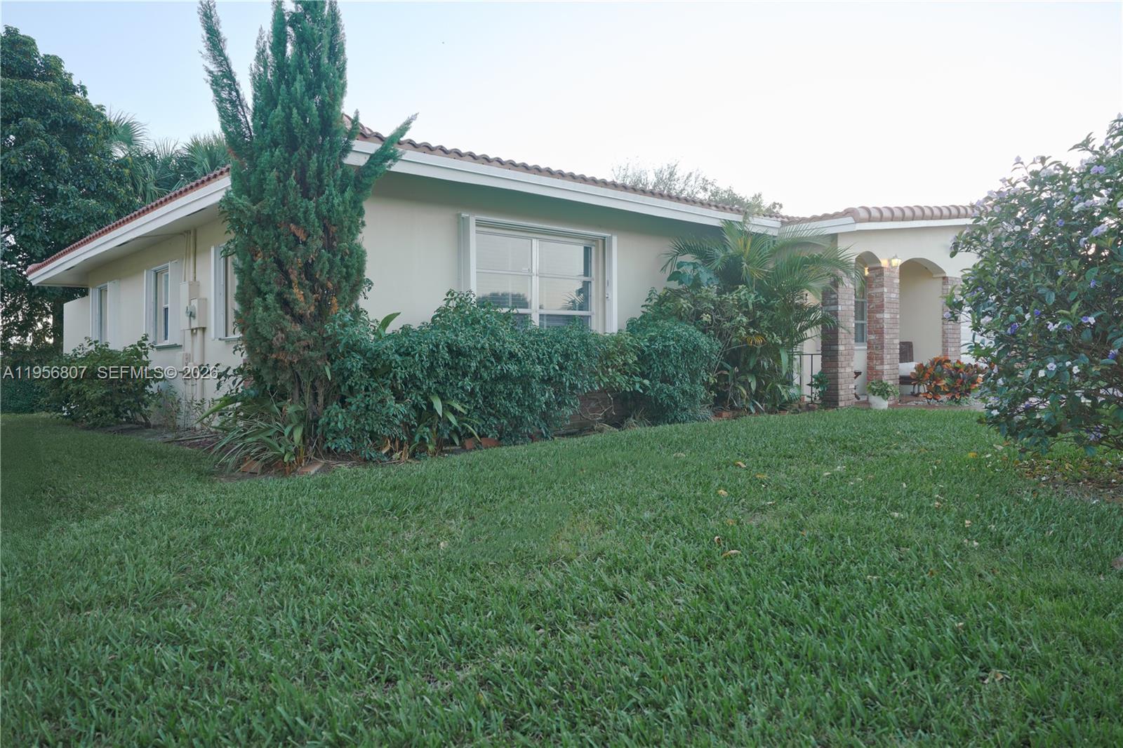 CRYSTAL LAKE VILLAS - Residential