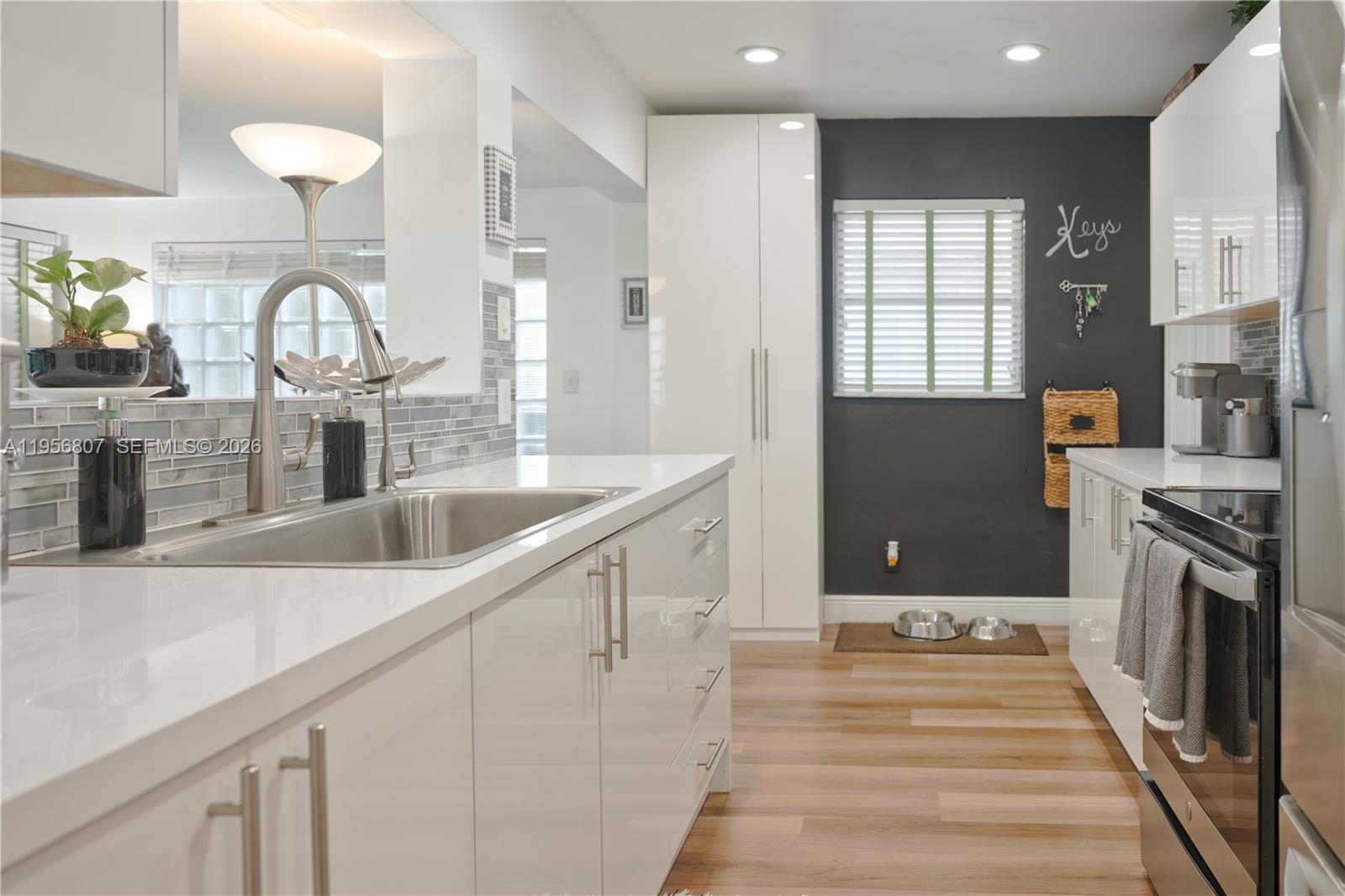 CRYSTAL LAKE VILLAS - Residential