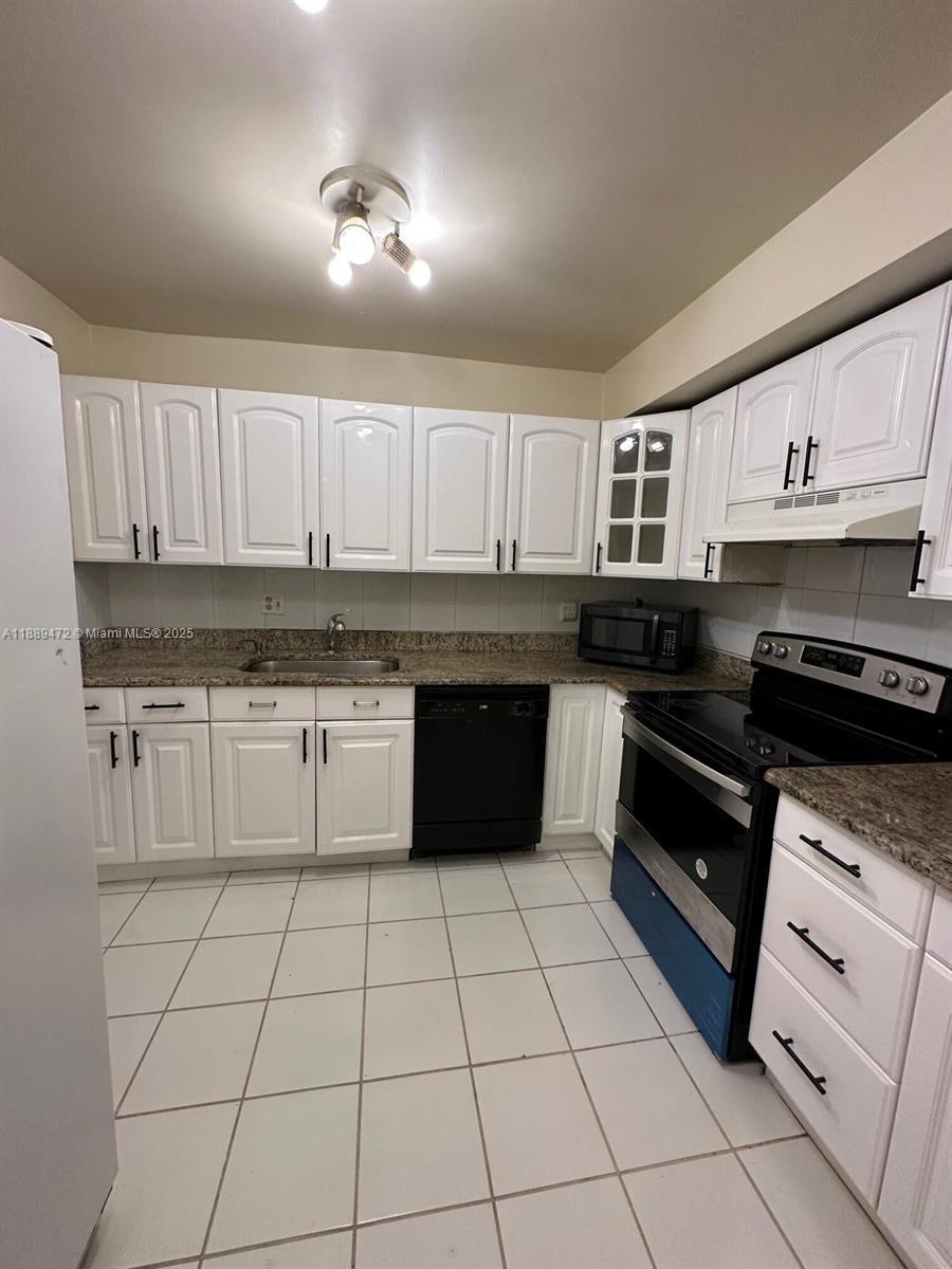 SPANISH OAKS CONDO - Residential Lease
