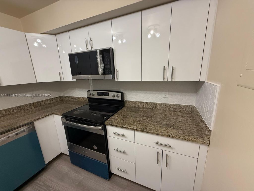 Photo of 604 NW 13th St #23, Boca Raton, FL 33486 (MLS # A11889472)