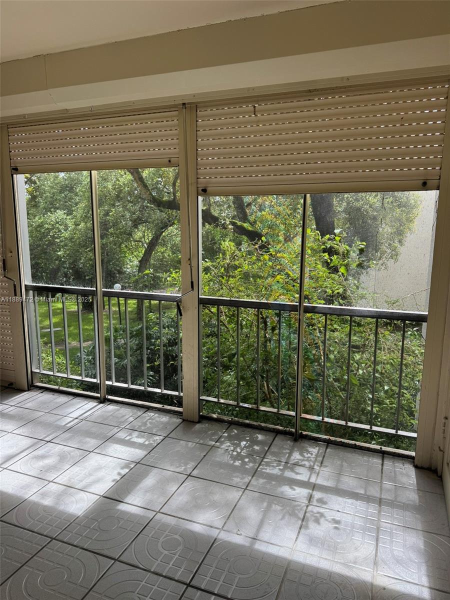 SPANISH OAKS CONDO - Residential Lease